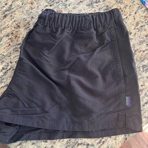 Women’s black Patagonia barely baggies size XL in great condition